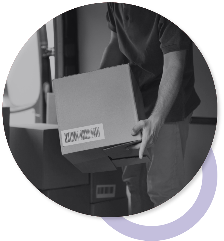 Hombre con caja